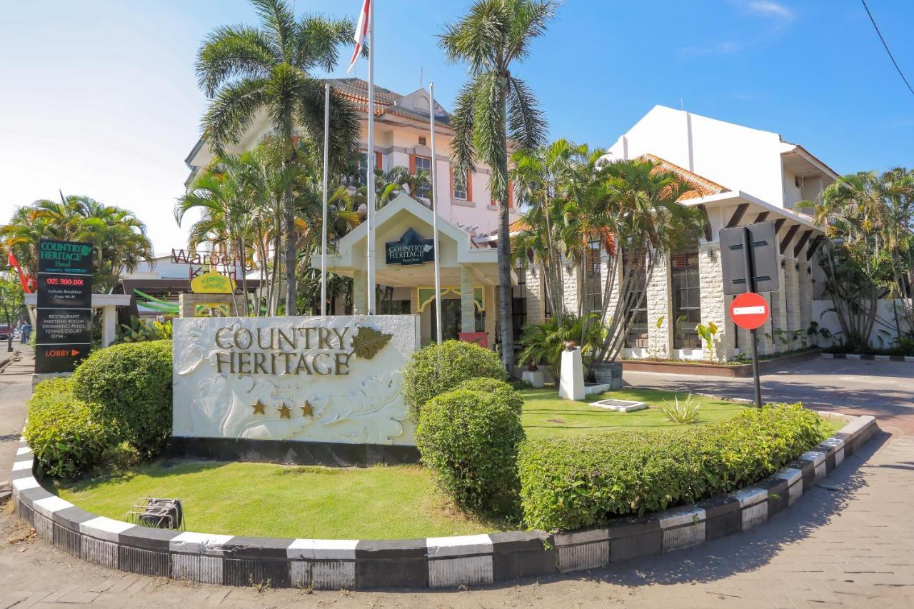 Country Heritage Hotel スラバヤ エクステリア 写真