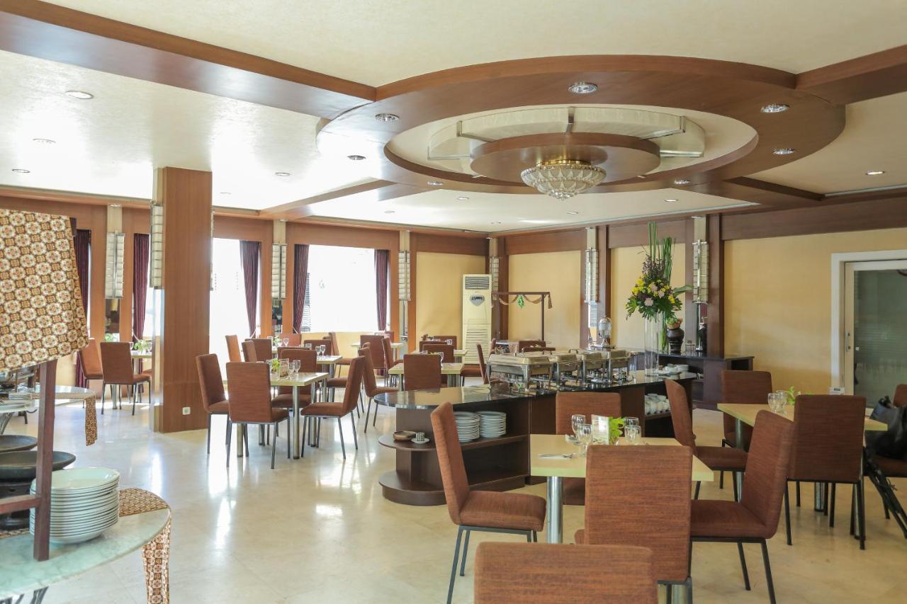 Country Heritage Hotel スラバヤ エクステリア 写真