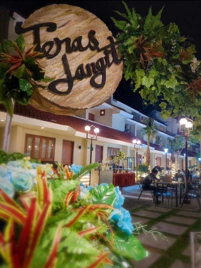 Country Heritage Hotel スラバヤ エクステリア 写真