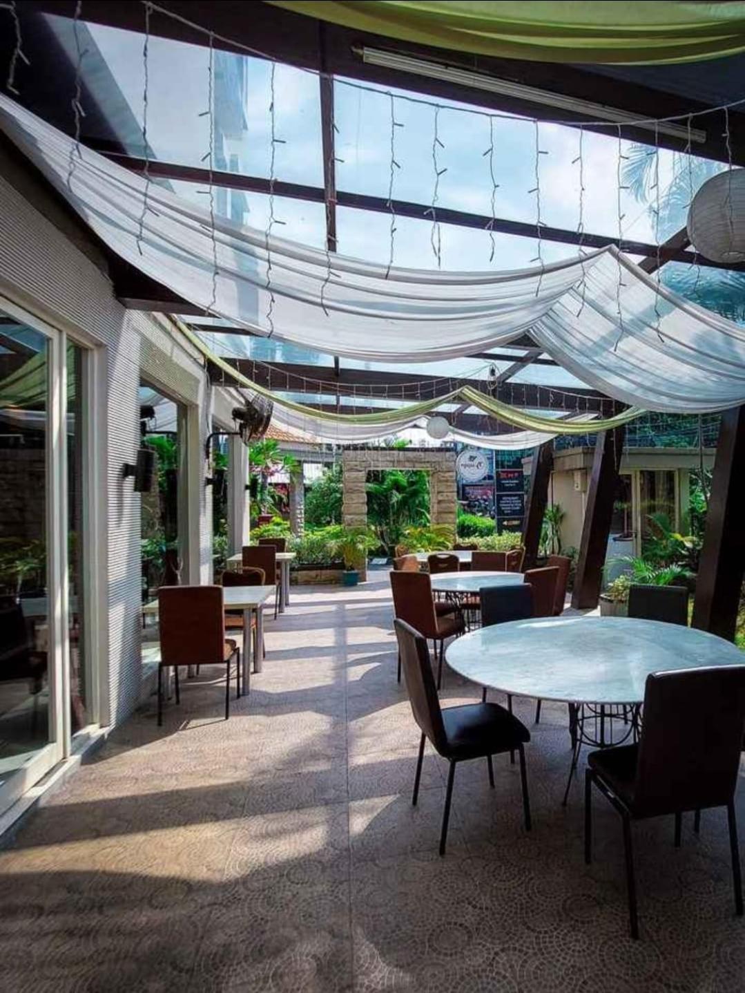 Country Heritage Hotel スラバヤ エクステリア 写真